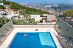 אחוזת האלונים